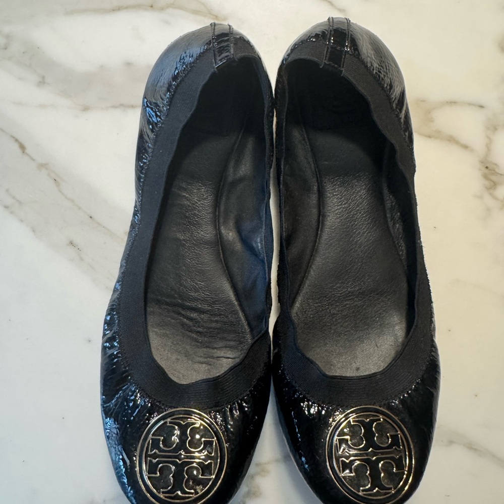 Tory Burch Black Patent Leather Logo Round-Toe Flats
